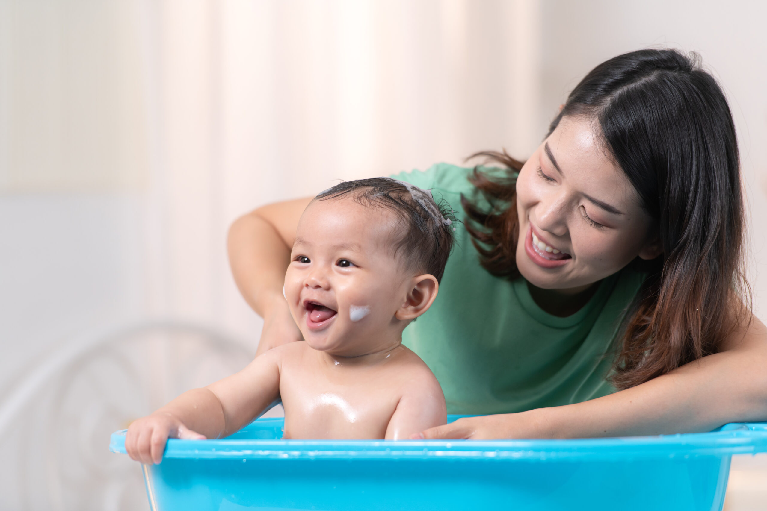 Bathtub Safety: Bathing Your Newborn