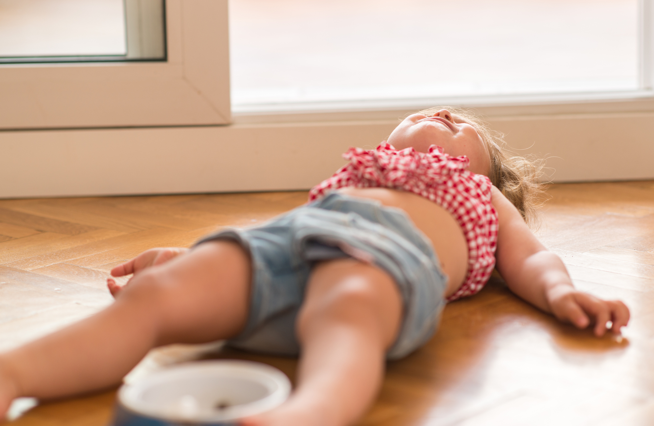 how to handle temper tantrums